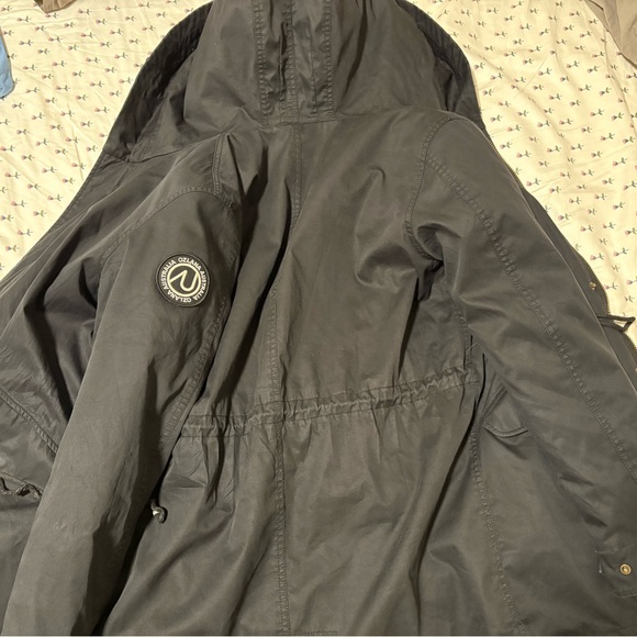 Luxurious Cream Faux Fur Women's Coat - Picture 2 of 13